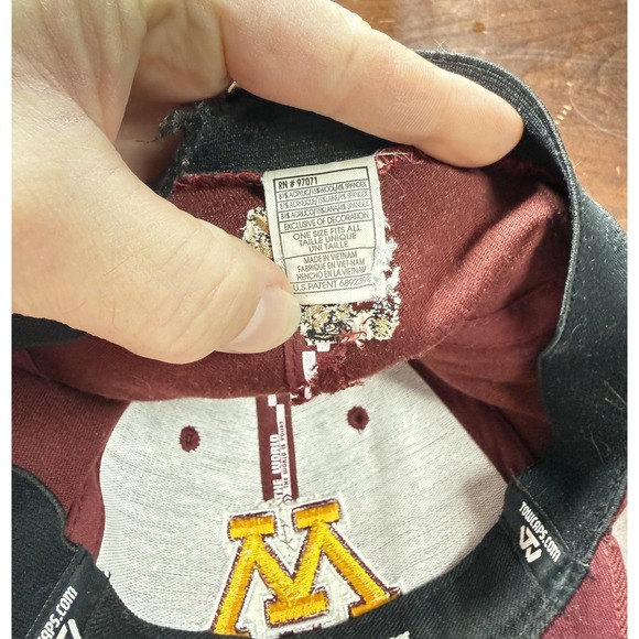 Minnesota Golden Gophers Hat Cap Fitted Mens One Size Maroon NCAA Football - Picture 6 of 9